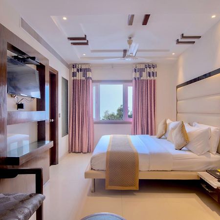 Empire Suites, Nowe Delhi Zewnętrze zdjęcie