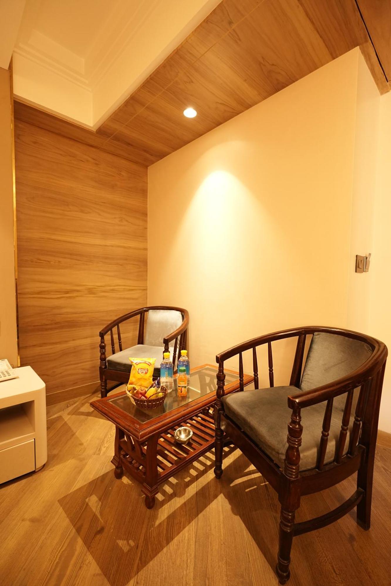 Empire Suites, Nowe Delhi Zewnętrze zdjęcie