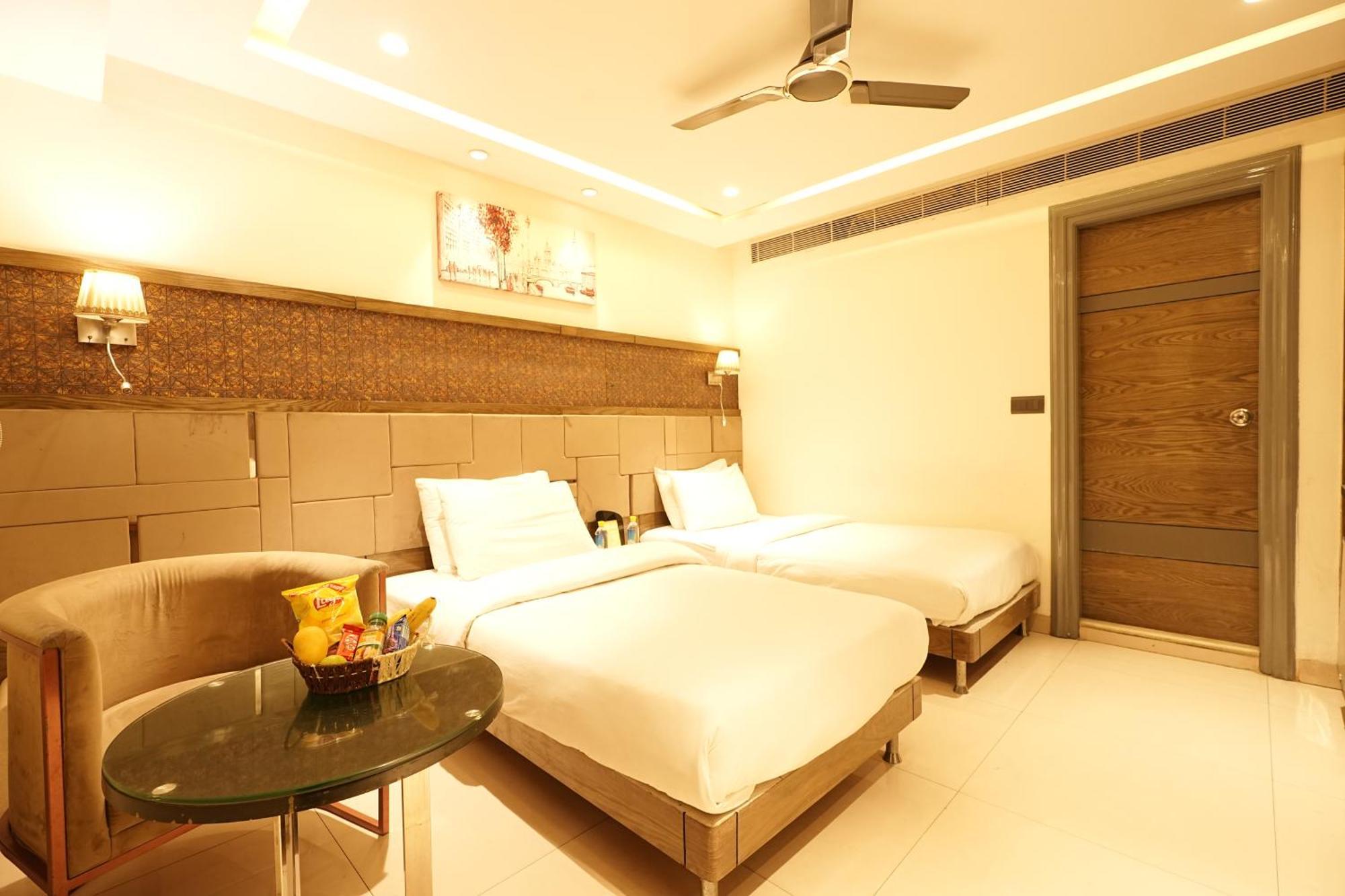 Empire Suites, Nowe Delhi Zewnętrze zdjęcie