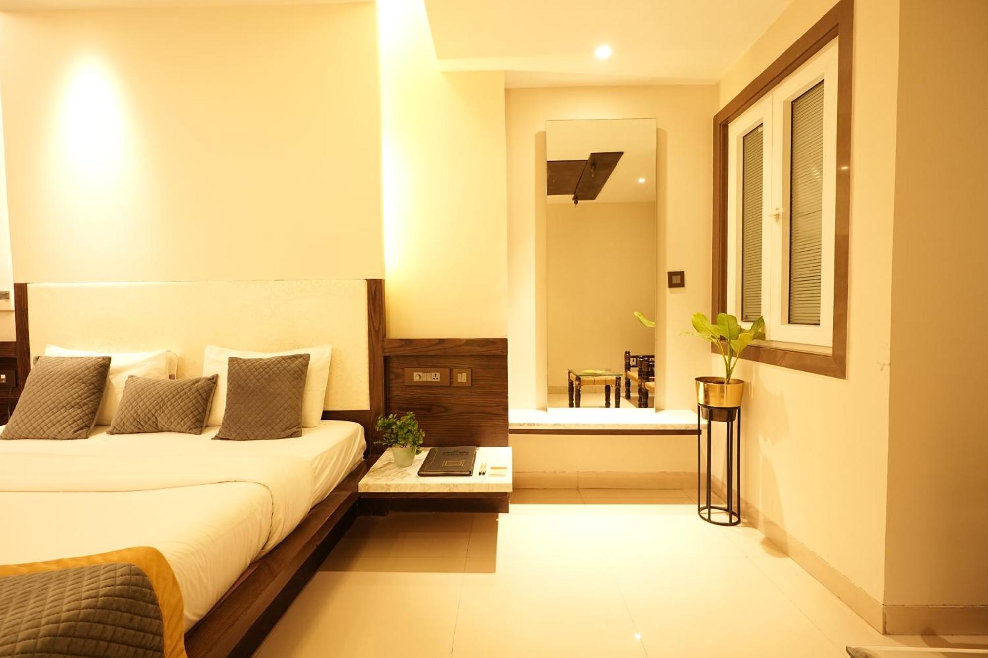 Empire Suites, Nowe Delhi Zewnętrze zdjęcie