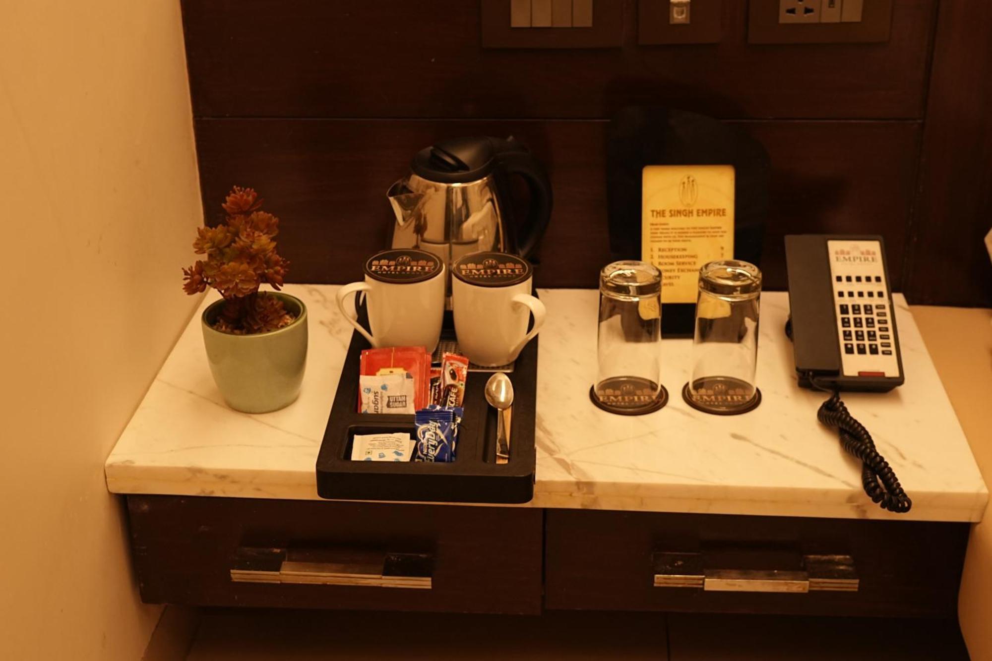 Empire Suites, Nowe Delhi Zewnętrze zdjęcie