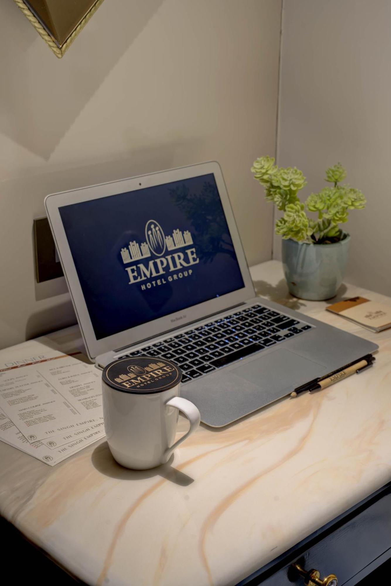 Empire Suites, Nowe Delhi Zewnętrze zdjęcie