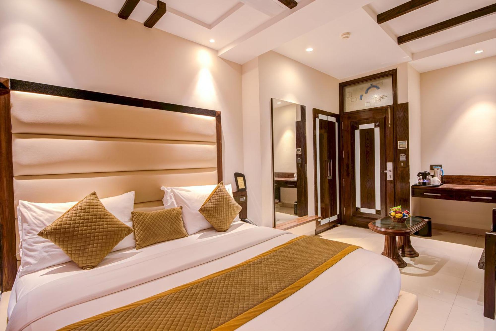 Empire Suites, Nowe Delhi Zewnętrze zdjęcie