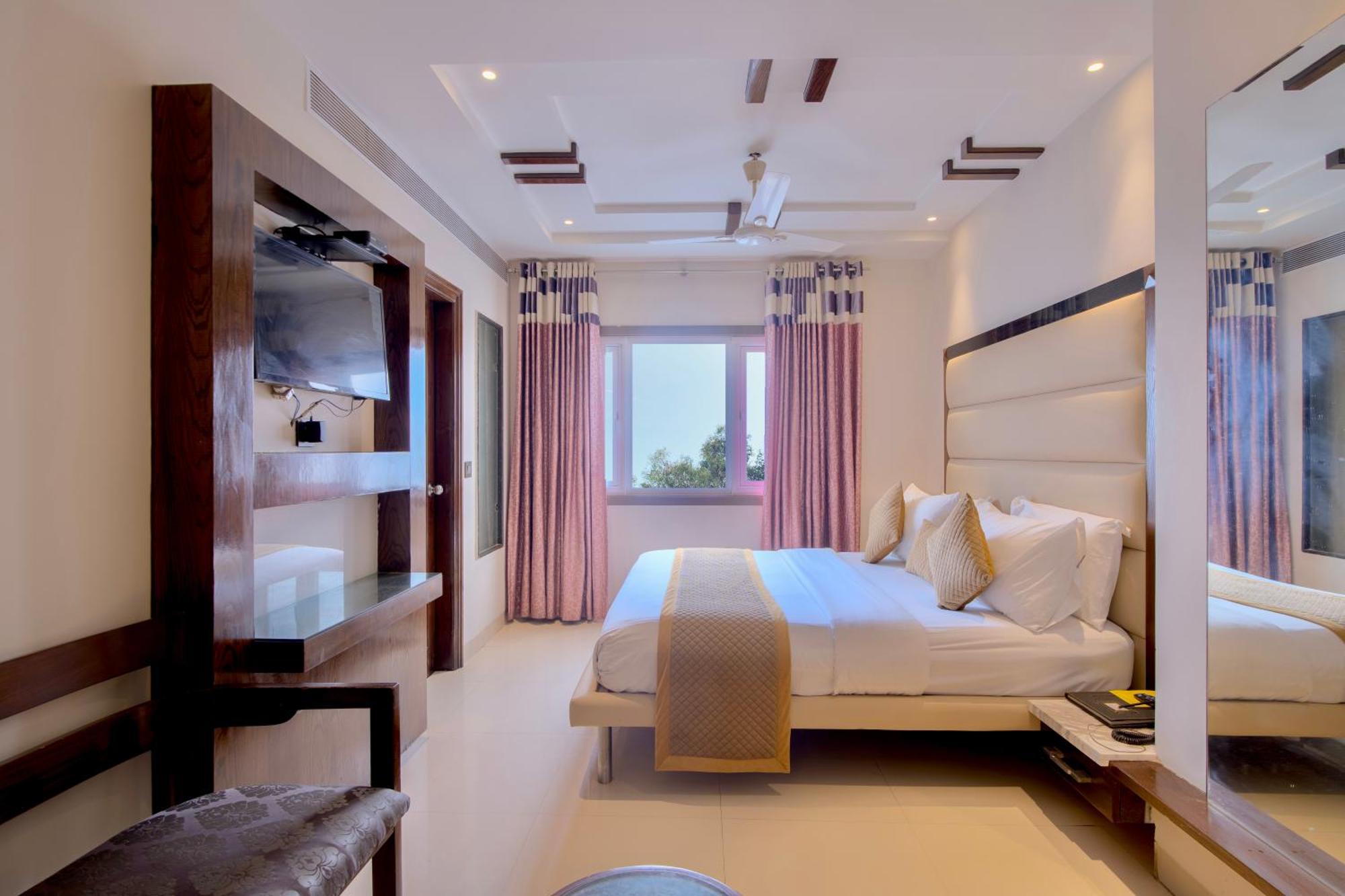 Empire Suites, Nowe Delhi Zewnętrze zdjęcie