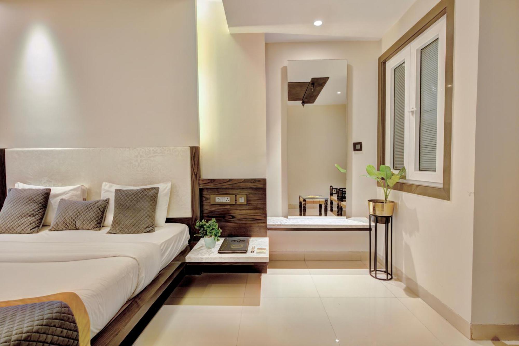 Empire Suites, Nowe Delhi Zewnętrze zdjęcie