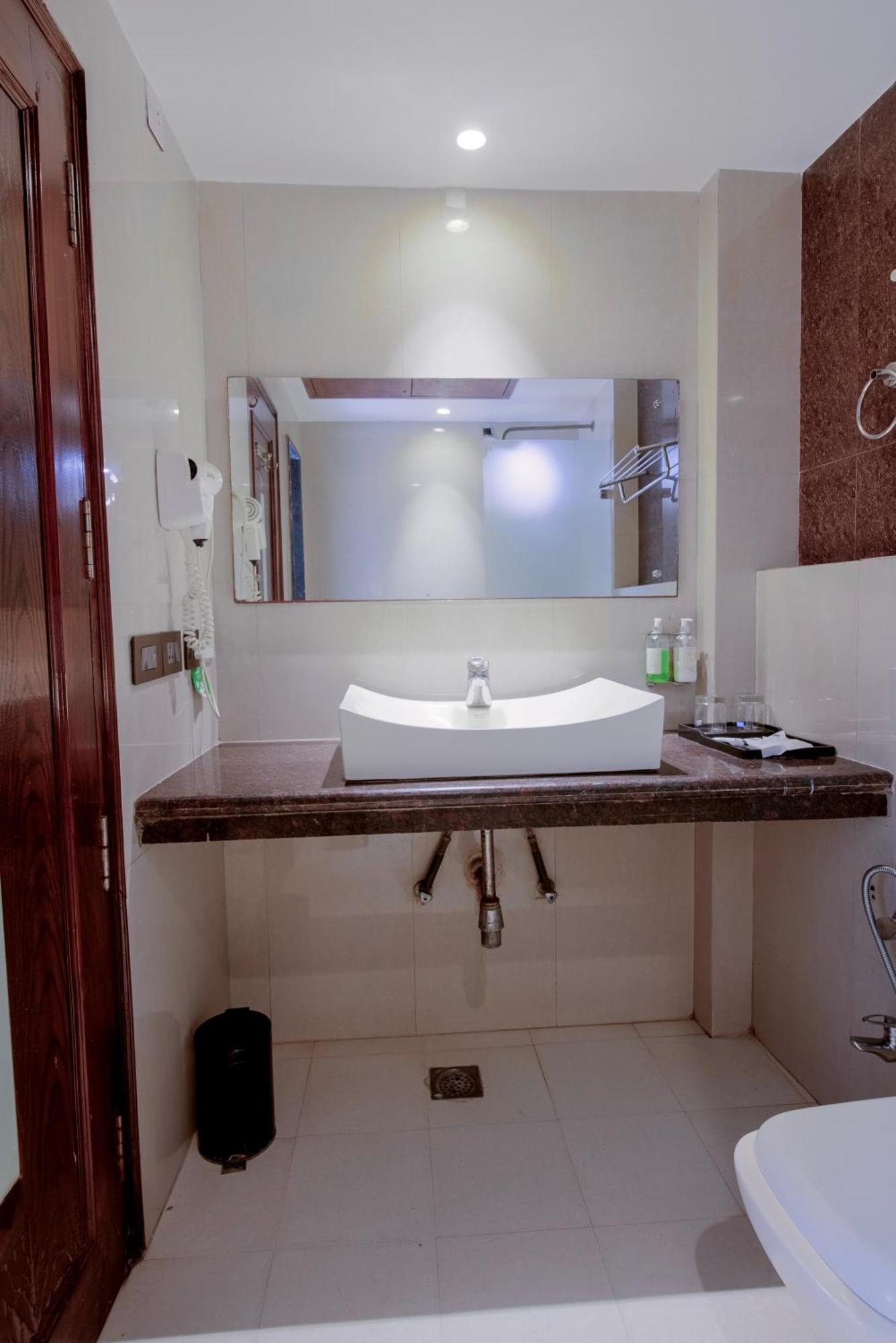 Empire Suites, Nowe Delhi Zewnętrze zdjęcie